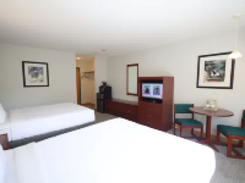 Glacier Mountain Lodge Hotels in Blue River