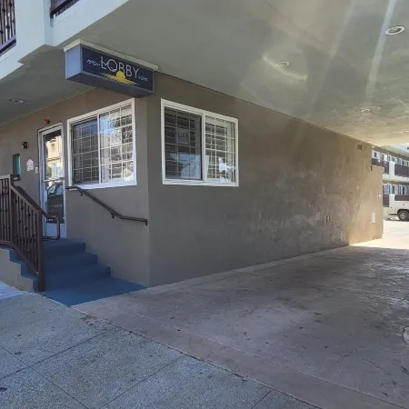 Beachwalker Inn & Suites