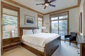 4Br Plus Den Platinum Townhome, Walk to Lift Townhouse