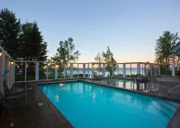 Bluefin Bay on Lake Superior - Pools
