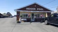 Blue Sea Motor Inn Отели в г. 