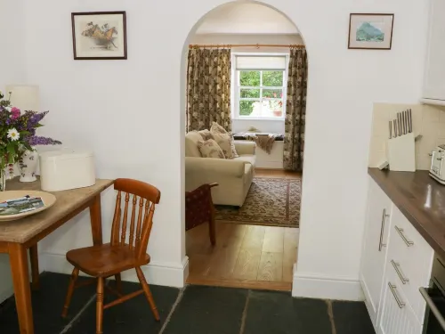 Coachmans Cottage - parking