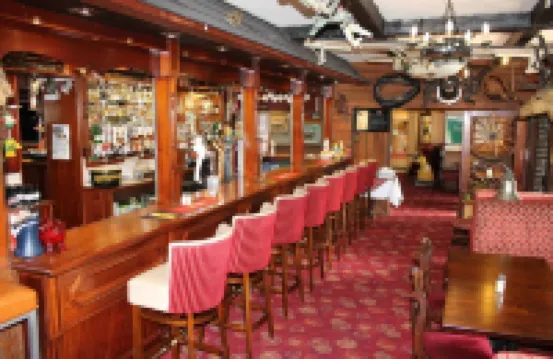 Mahon's Hotel