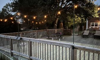Boat House Studio - Water Front Pets Wifi Smart Tv Apts by RedAwning