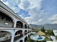 Palacio Del Cobre - مسبح