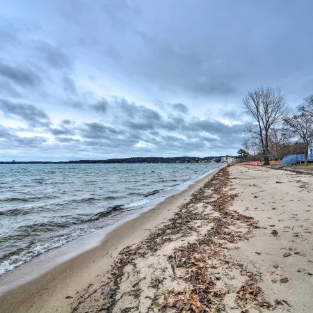 Centrally Located Traverse City Condo 1 Mi to Bay