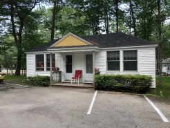 Hanscom's Motel & Cottages