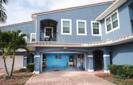 Luxury Condo by the Beach