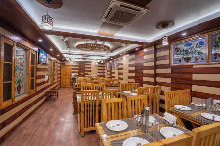 Bombay Residency Отели в г. Anantnag