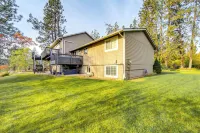 Lakeview Lodge w/ Spacious Yard: Families Welcome - 3-Star