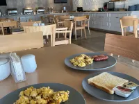 Weston Suites Hotel Hotels near Blue Mall