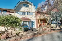 Bright Helen Cottage Walk to Town! - 3-Star