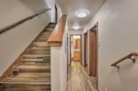 ‘The Chelsea’ Condo w/ Hot Tub & Pool Access!