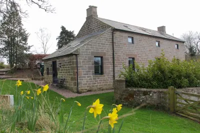 Up North Stays Millers Cottage & the Granary
