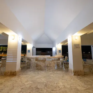 Golden Dream Studio 306 B