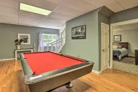 'The B Haus' Lakefront Retreat w/ Boat Ramp! - Parking