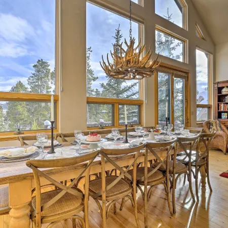 Ski-in/Out Breckenridge Gem w/ Hot Tub!
