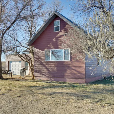 Charming 'Corral Creek Ranch House' in Circle