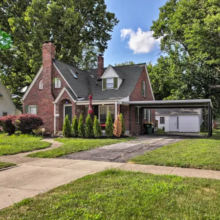 Indianapolis Vacation Rental - Walk to the Ims!