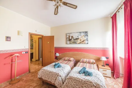 Aurora Rooms Отели в г. Castromediano