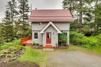 Juneau Vacation Home Stunning View and Beach Access - Balkon