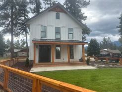 Charming 3-bedroom house with WiFi, AC in lovely Darby Montana.