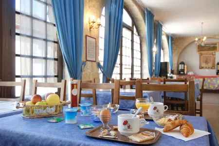 Hotel Restaurant des Thermes Отели в г. Ларок-Сен-Сернен