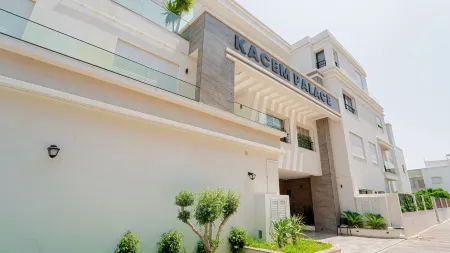 New Central and Luxury In Jardin de Carthage Отели в г. El Kram