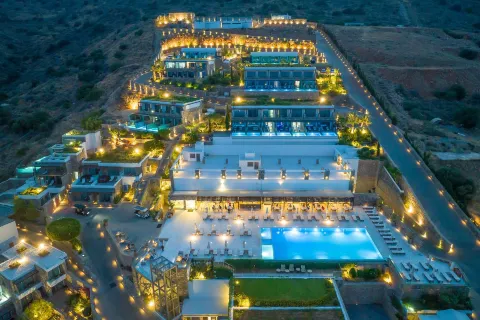 Royal Marmin Bay Boutique & Art Hotel