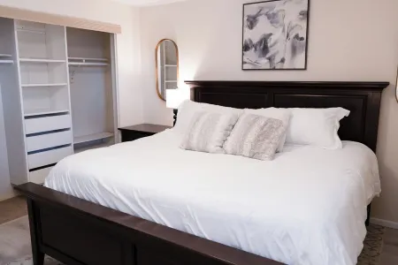 Spacious 4BR Home+Patio Retreat