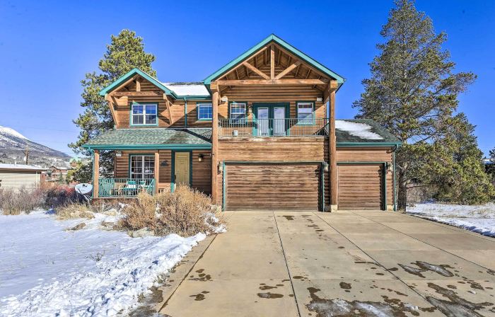 Walk to Frisco Marina! Spacious Family Retreat