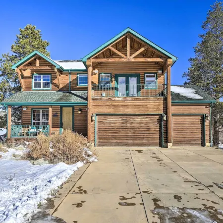 Walk to Frisco Marina! Spacious Family Retreat