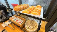 Hotel Gee Haive - breakfast