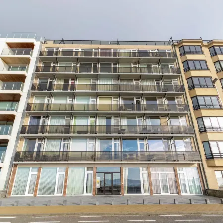 Studio in Ostend with Stunning Sea Views