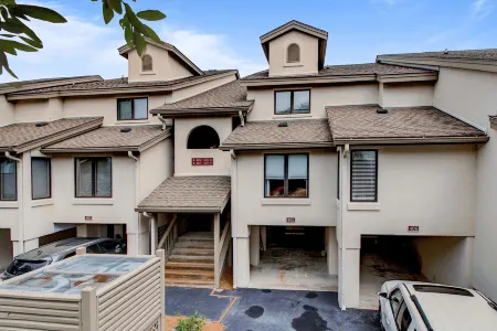 405 Yacht Harbor by AvantStay Shaded Patio Near Golf Beach Communal Pool