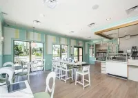 Luxurious 5BR Solara Pool Townhome for 12 by Theme Parks Across from Clubhouse