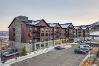 Jordanelle Sunrise Modern Condo, Gondola Access, Year-round Outdoor Fun