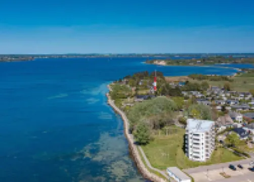 在Glücksburg看海景的公寓，有陽台，靠近海灘