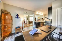 Hampton Condo by Convention Center and Coliseum!