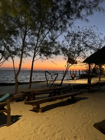 Karanga Bungalows Отели в г. Michamvi