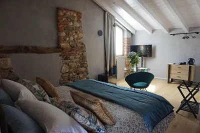 Decanter House - Wine Resort Alto Piemonte Hotel in zona Auzate