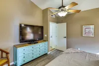 'Coyote Casa' w/ Mtn Views in Tuscon Desert Oasis - Private Pools