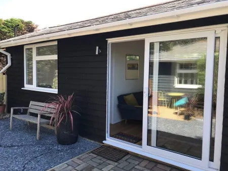 The Bay Cabin, secluded retreat Freshwater Bay