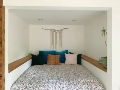 A Cozy Light-Filled Retreat in Queen Anne, Seattle William Traver Gallery 주변 호텔