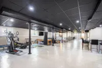 The Parish House! 6 Bdrm, Sleeps 16, 8 Bath Heart of the Village of Three Oaks!