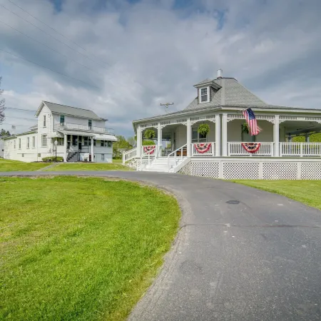 Historical Magnesia Springs Home, Near Kayaking!