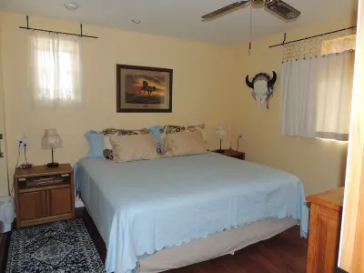 Modern Two Bedroom House Six Blocks from Main Street Sheridan King & Queen Beds