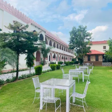 Sajjan Bagh Resort
