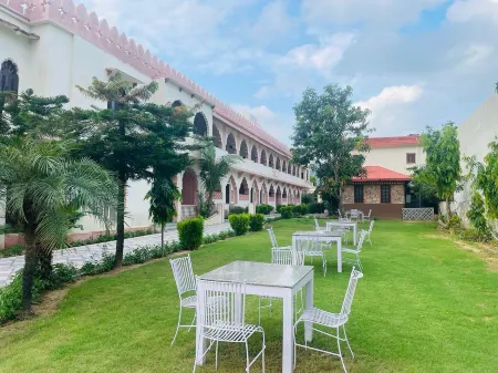 Sajjan Bagh Resort