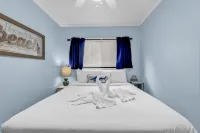 Private Balcony and Shared Pool Access - Stunning Beachfront Oasis Hotels near Xanadu II